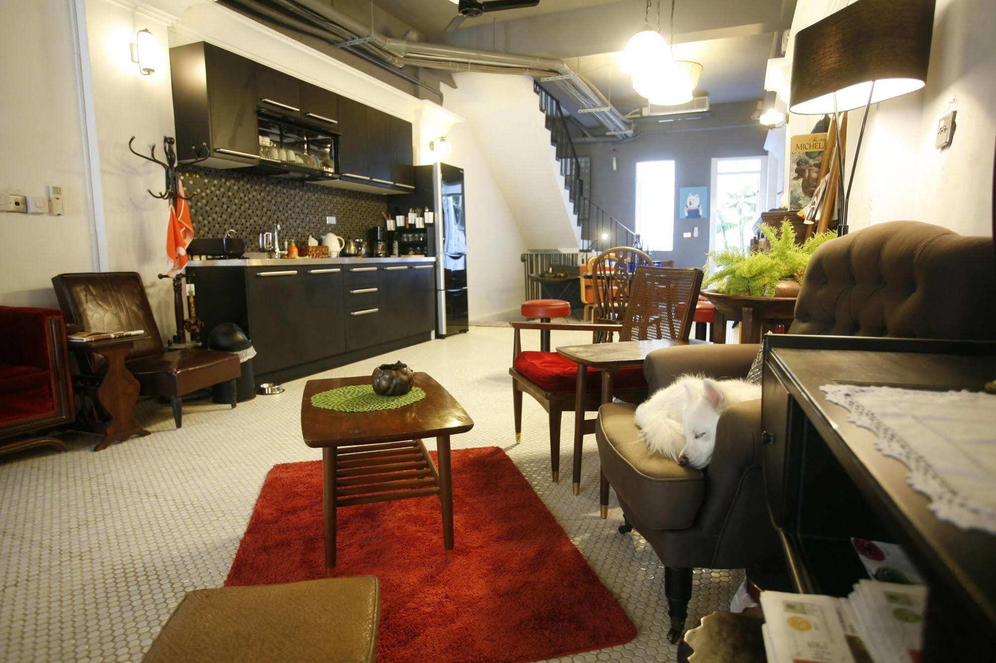 白狗公寓amo B&B市區金三角 東大門夜市 Hualien City Exterior photo